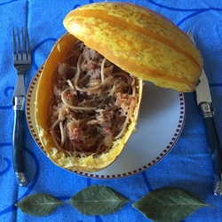 Courge spaghetti à la bolognaise.